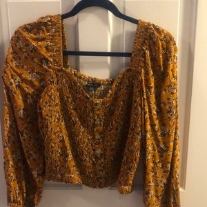 American Eagle scrunch floral top